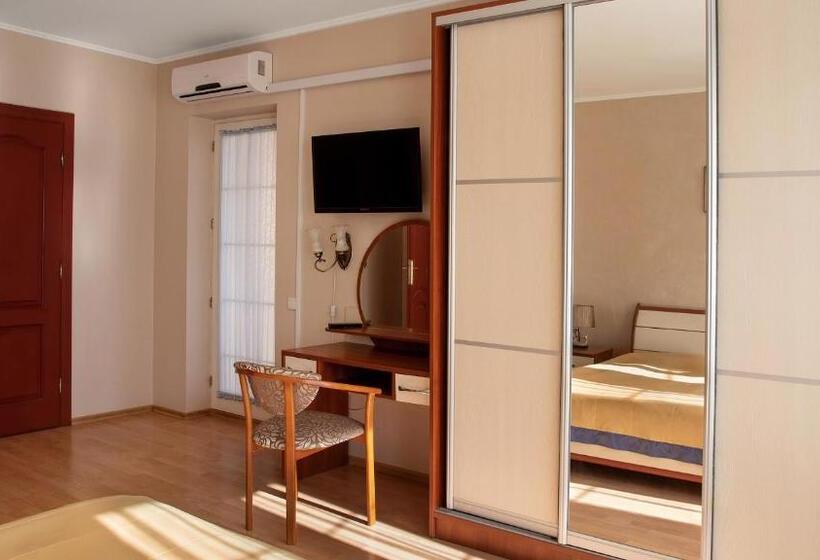 سوییت جونیور, Villa Marta