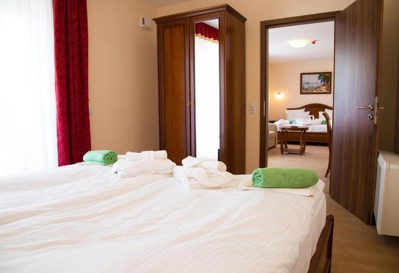 Семейный Номер Вид на Сад, Luxury Hotel Siófok