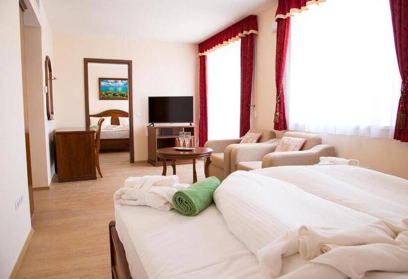 Семейный Номер Вид на Сад, Luxury Hotel Siófok