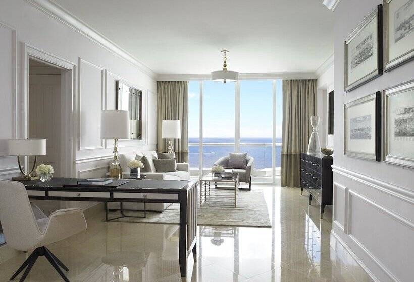 Люкс Deluxe Вид на Море, Acqualina Resort And Residences