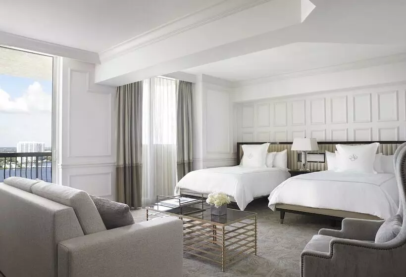 اتاق استاندارد با 2 تخت دوبل, Acqualina Resort And Residences