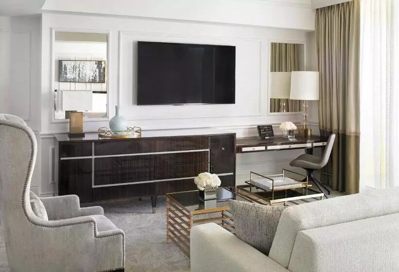 اتاق دلوکس با تخت کینگ و چشم‌انداز شهر, Acqualina Resort And Residences