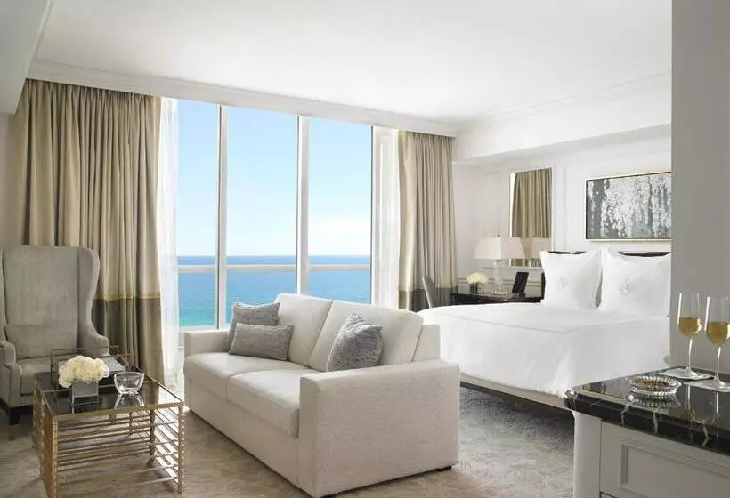 اتاق استاندارد با تخت بزرگ, Acqualina Resort And Residences