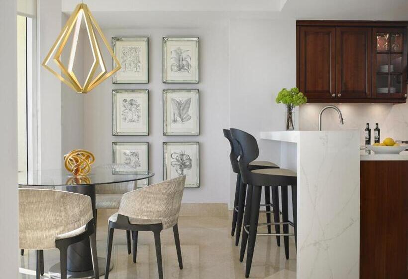 Люкс Deluxe Вид на Море, Acqualina Resort And Residences