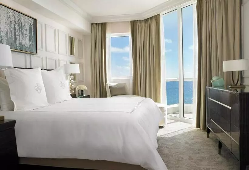 Deluxe Suite Sea View, Acqualina Resort And Residences