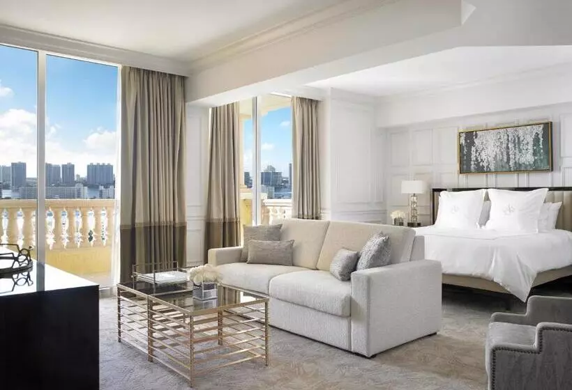 سوئیت دلوکس 2 خوابه, Acqualina Resort And Residences