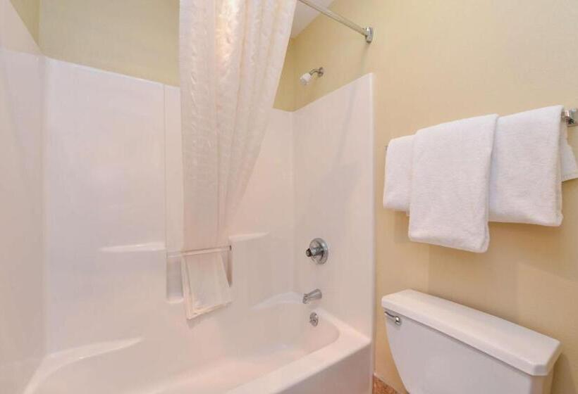 Люкс с Балконом, Best Western Canal Winchester Inn  Columbus South East