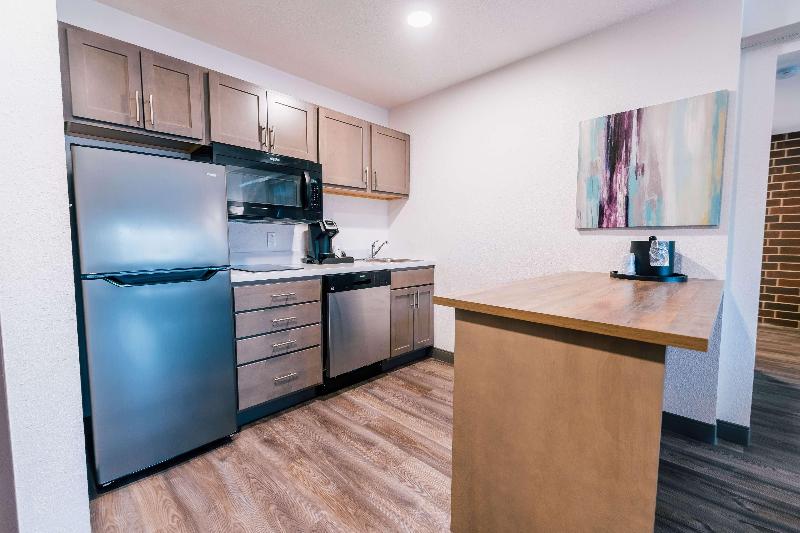 带大床的套房, Best Western Plus Executive Residency Waterloo & Cedar Falls