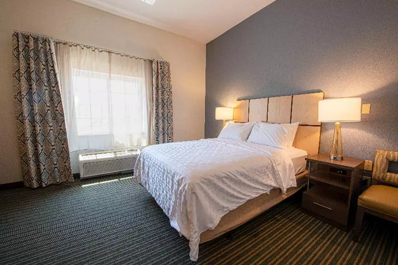 身障者適用スイートルーム, Candlewood Suites West Springfield, An Ihg
