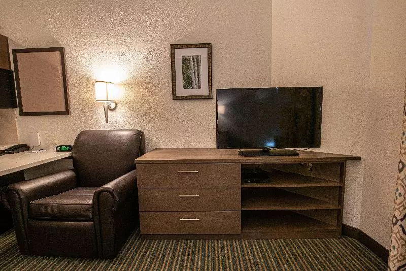 身障者適用スイートルーム, Candlewood Suites West Springfield, An Ihg