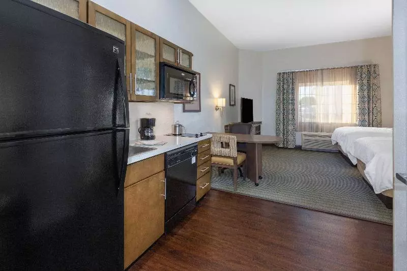 スタンダードスタジオ, Candlewood Suites West Springfield, An Ihg