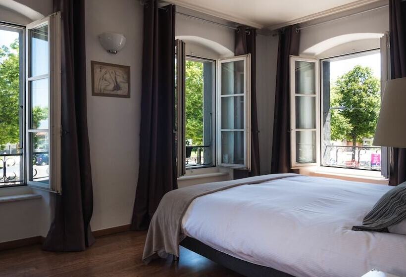 Номер Стандарт Вид на Озеро, L'hôtel By Hostellerie Du Château