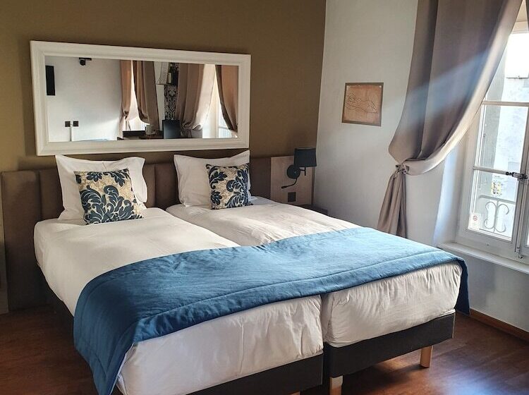 Номер Стандарт Трехместный, L'hôtel By Hostellerie Du Château