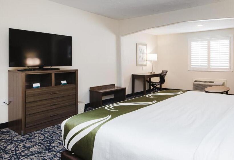 جناح سرير كينج, Quality Suites Houston Hobby Airport