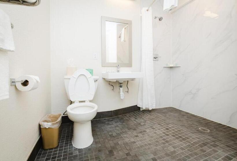 جناح لذوى الاحتياجات الخاصة, Quality Suites Houston Hobby Airport