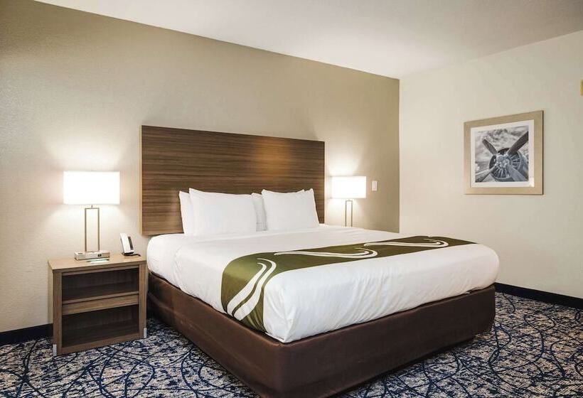 جناح لذوى الاحتياجات الخاصة, Quality Suites Houston Hobby Airport