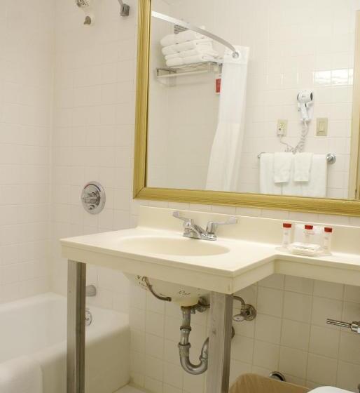 Номер Стандарт 2 Двуспальные Кровати, Ramada By Wyndham Jersey City