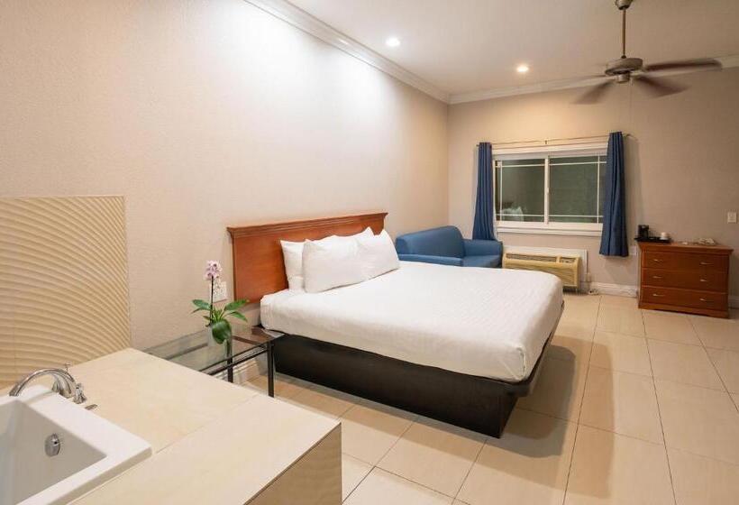 디럭스 스위트 킹 침대, Ramada By Wyndham Redondo Beach