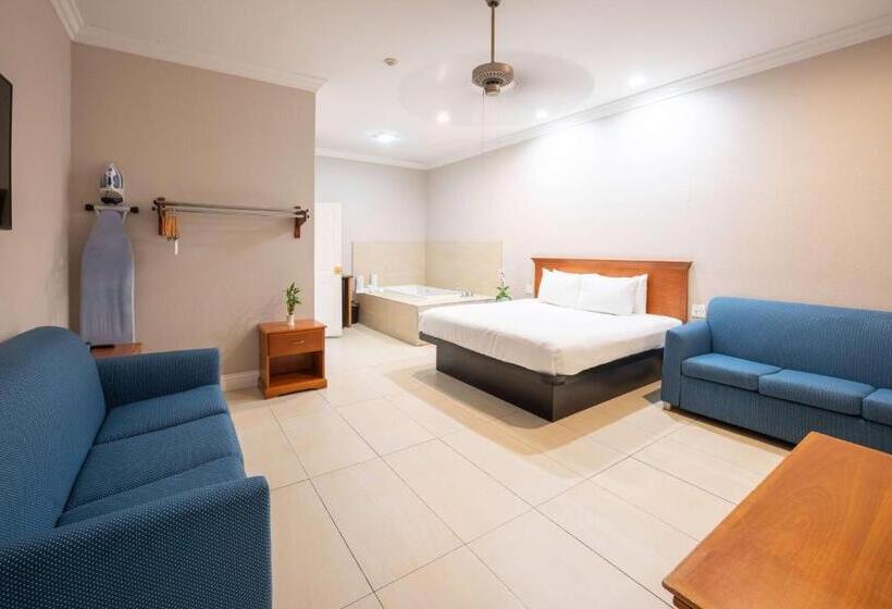 디럭스 스위트 킹 침대, Ramada By Wyndham Redondo Beach