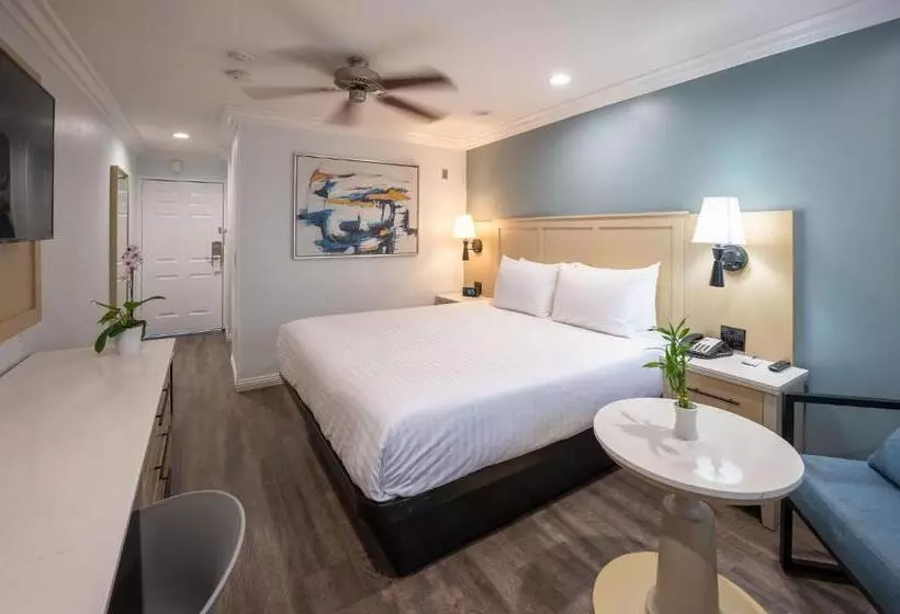 اتاق استاندارد, Ramada By Wyndham Redondo Beach