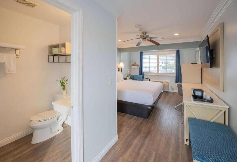 חדר סטנדרט עם מיטת קינג, Ramada By Wyndham Redondo Beach