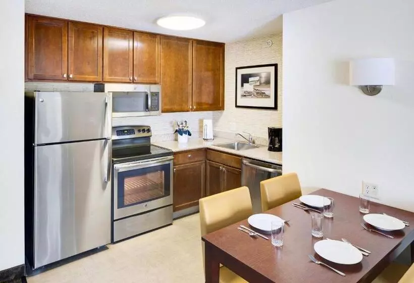 キングサイズベッドのスイートルーム, Residence Inn Milford