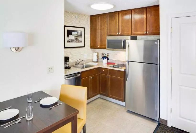 キングサイドベッドのスタンダードワンルーム, Residence Inn Milford