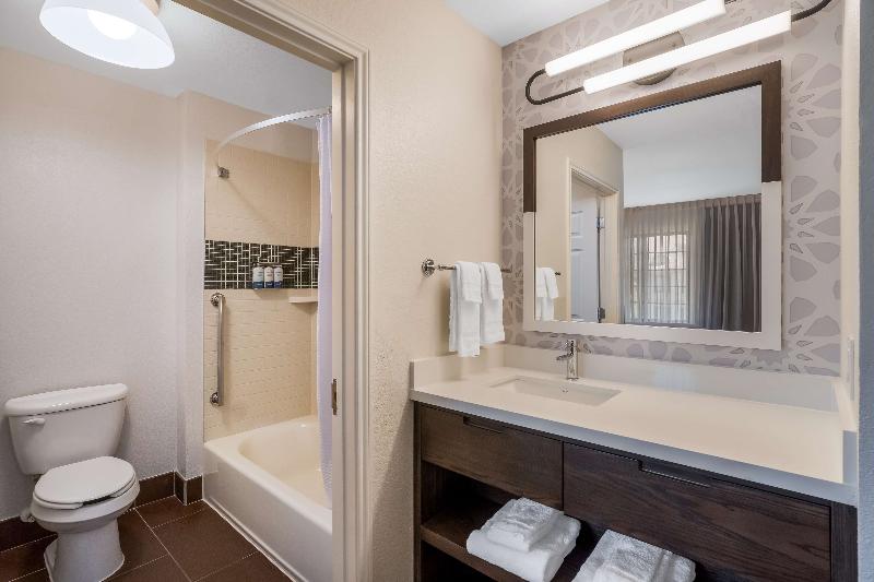 מיטת קינג בסוויטה, Sonesta Es Suites Denver South Park Meadows