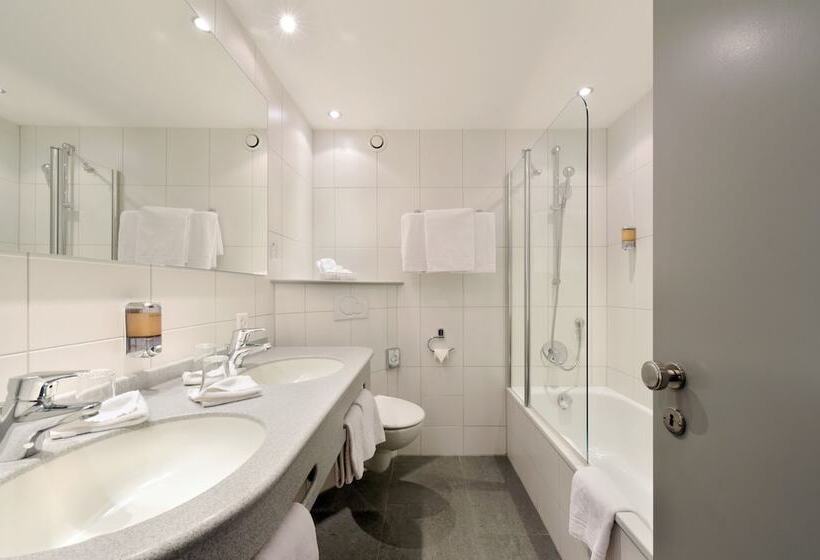Номер Superior, B Smart Hotel Schönenwerd