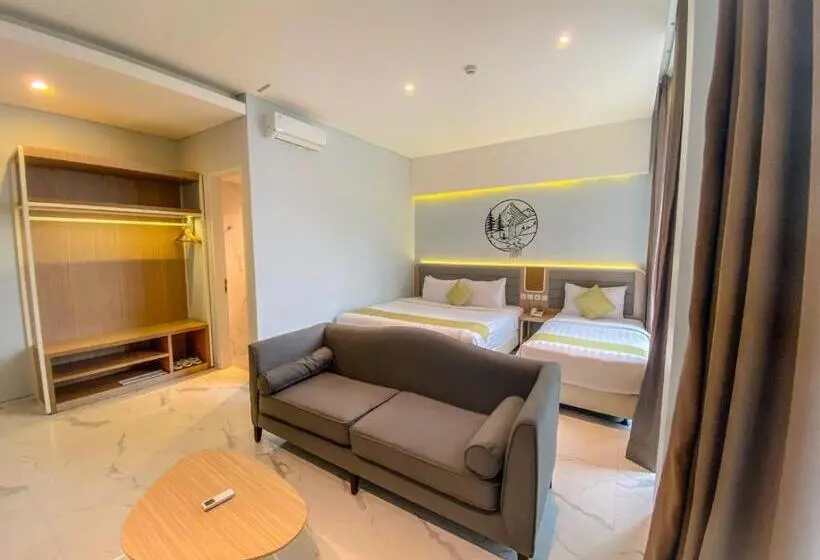 Suite, Facade Hotel By Azana