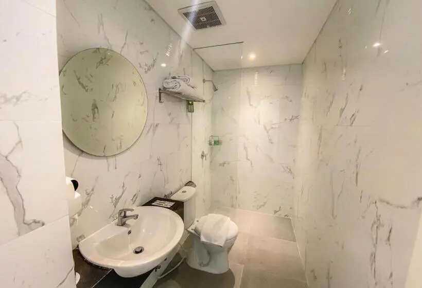 Suite, Facade Hotel By Azana