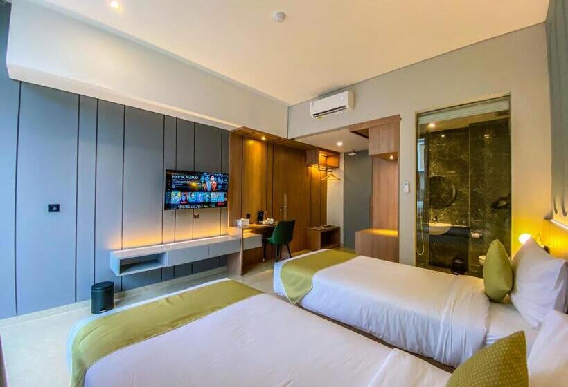 חדר סטנדרט עם מרפסת, Facade Hotel By Azana