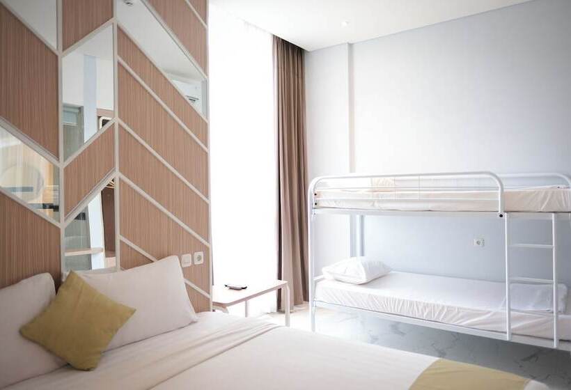 חדר משפחתי, Facade Hotel By Azana