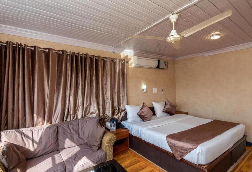 キングサイズベッドのスタンダードルーム, Grand Boulevard