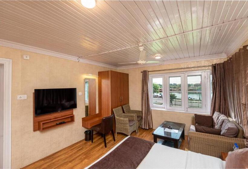 キングサイズベッドのスタンダードルーム, Grand Boulevard