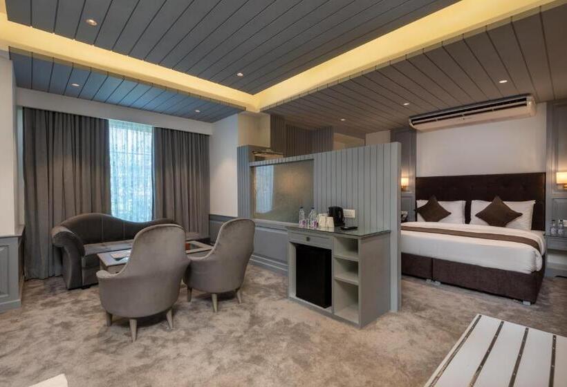 スーペリアースイート, Grand Boulevard