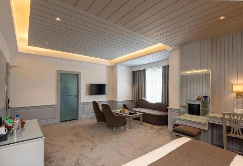 スーペリアースイート, Grand Boulevard