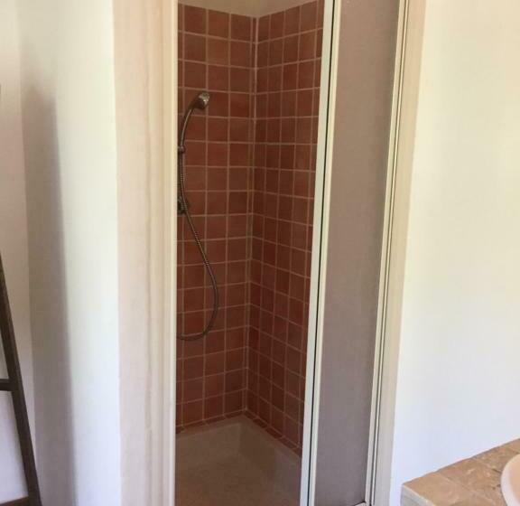 غرفة قياسية مطلّة علي حمام السباحة, Le Mas De Marie