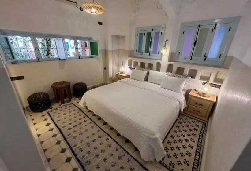 デラックスルーム, Dar Farhana
