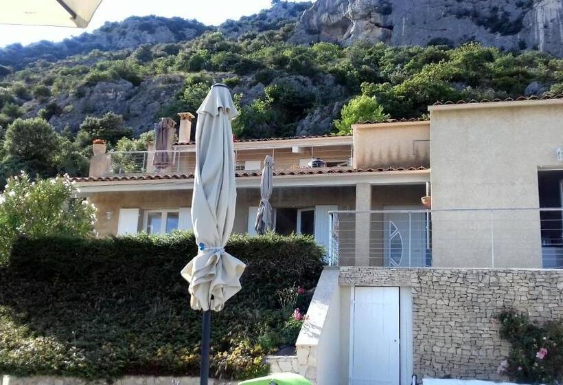 Номер Стандарт Вид на Горы, B&b L Escalade En Lubéron