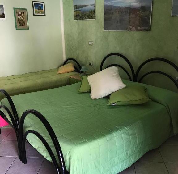 标准三人间, Domu De Palla