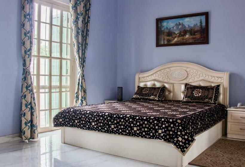 Люкс Кровать Кинг, Cossimbazar Palace Of The Roys