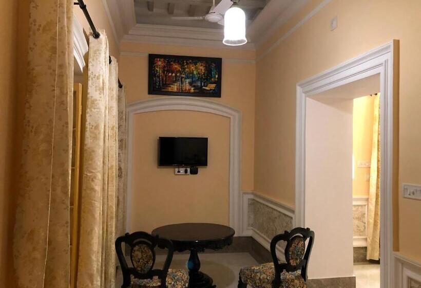 Люкс Кровать Кинг, Cossimbazar Palace Of The Roys