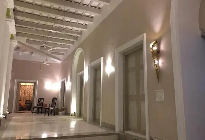 デラックススイート, Cossimbazar Palace Of The Roys