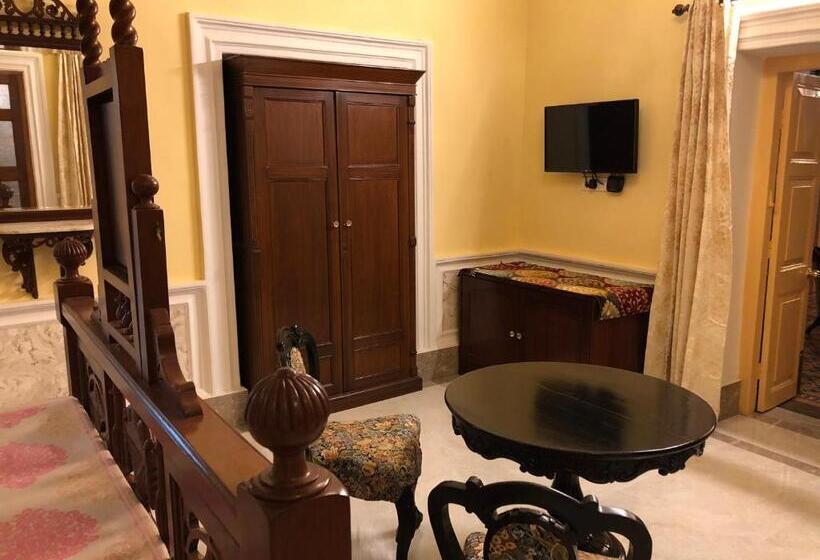 Люкс Кровать Кинг, Cossimbazar Palace Of The Roys