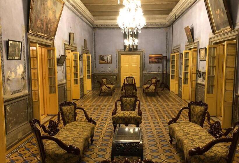 Люкс Кровать Кинг, Cossimbazar Palace Of The Roys