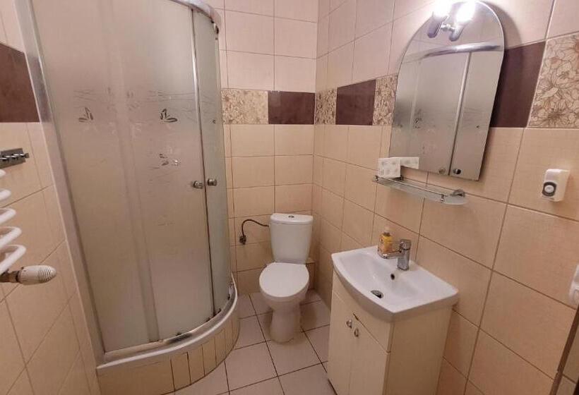 ベーシックルーム, Złota Róża