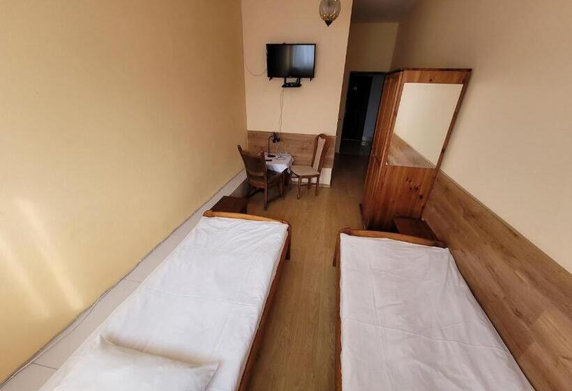 エコノミールーム, Złota Róża