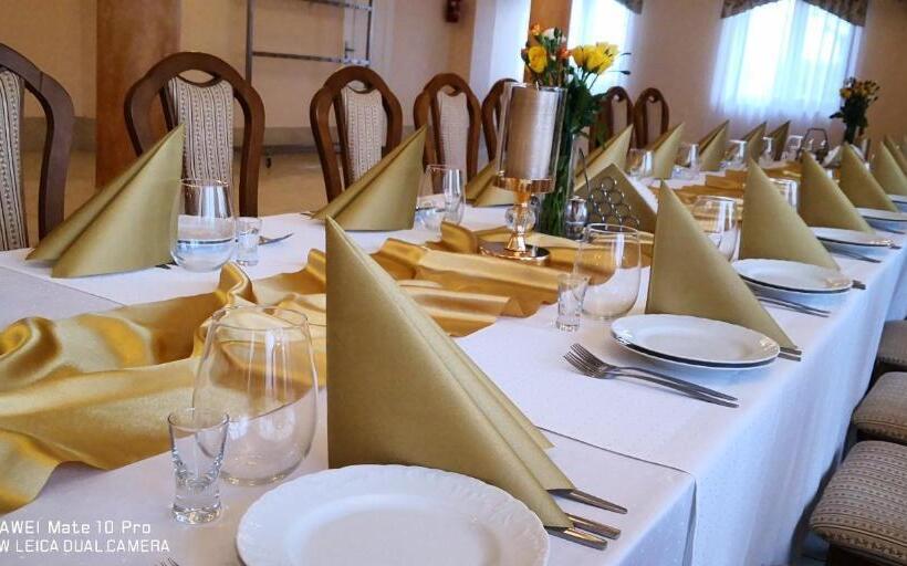 デラックスルーム, Złota Róża