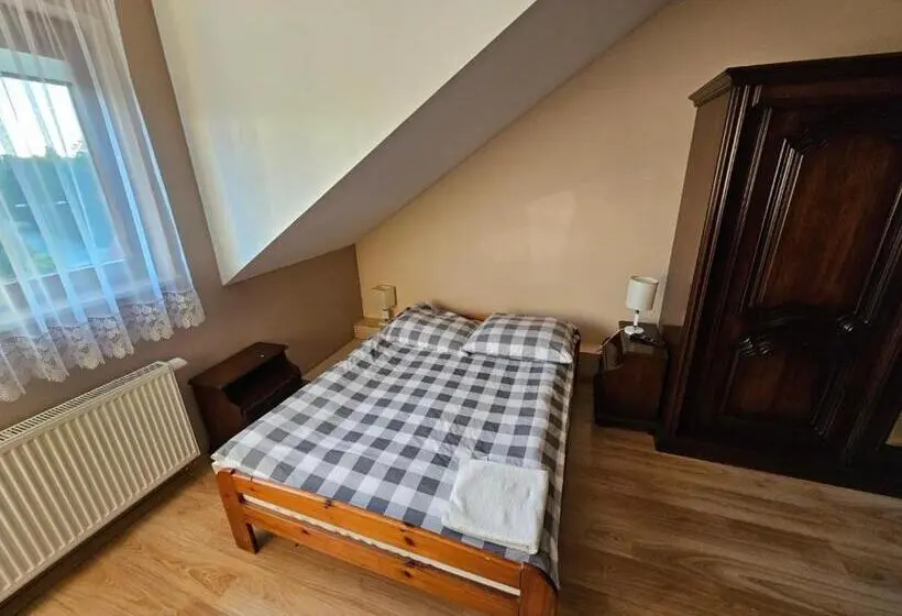 デラックスルーム, Złota Róża